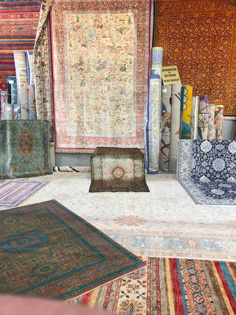 TAPIS BELPARSIA  - vente, restauration et nettoyage de tapis en Belgique - Mr BARNABEAU :   Restauration et conservation de tapis anciens. Réparation des franges de tapis. Réparation des lisières de tapis. Traitement des trames de tapis. Relainage de tapis. Raviement des couleurs de tapis. Traitement des mites de tapis. Dépoussiérage et dessablage de tapis. La Nettoyage artisanale à l’ancienne exclusivement à la main : lavage, nettoyage de tapis. Réfection de siège, fauteuil, canapé … Intervention en Belgique