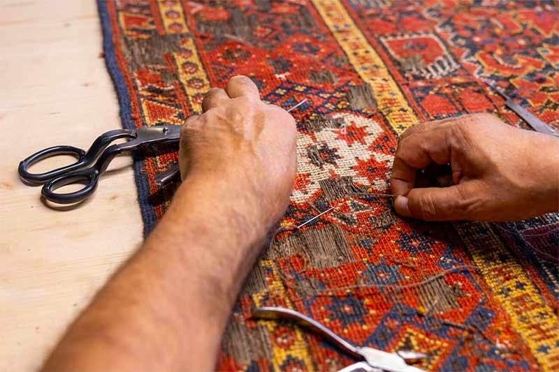 Services : Nettoyage et restauration de tapis - Maison TAPIS BELPARSIA en Belgique. Services : Nettoyage Professionnel de tapis, Reteinture de Tapis, Restauration de Tapis Anciens, Restauration de Meubles en Belgique. Un savoir-faire artisanal au service du nettoyage, de la restauration et de la préservation de votre patrimoine, en Belgique.