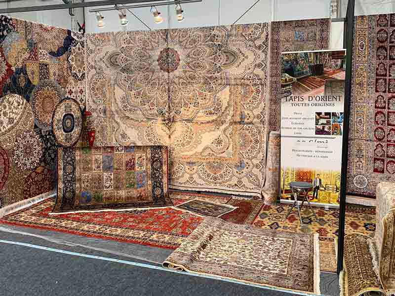 TAPIS BELPARSIA : nettoyage et restauration de tapis en Belgique - TAPIS BELPARSIA  - Spécialiste de la vente et du rachat de tapis, du nettoyage et de la restauration de tapis d’Orient depuis 1956 en Belgique  : Redonnez vie à vos tapis : vente, rachat, réparation, restauration et nettoyage de tapis en Belgique - Mr BARNABEAU :   Restauration et conservation de tapis anciens. Réparation des franges de tapis. Réparation des lisières de tapis. Traitement des trames de tapis. Relainage de tapis. Raviement des couleurs de tapis. Traitement des mites de tapis. Dépoussiérage et dessablage de tapis. Le Nettoyage artisanale à l’ancienne exclusivement à la main : lavage, nettoyage de tapis. Réfection meubles, de siège, fauteuil, canapé … Intervention en Belgique